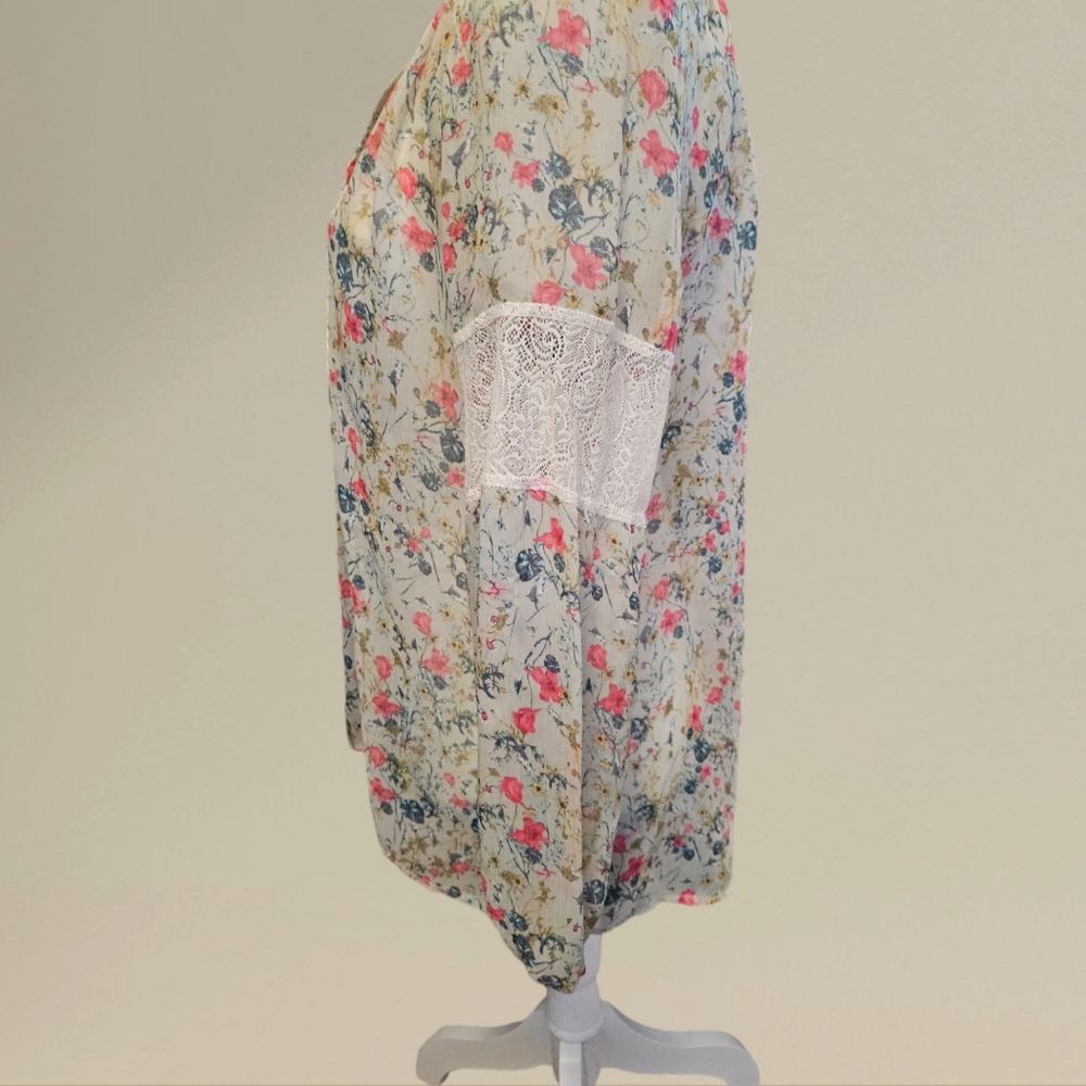 Maurices blouse. - Picture 2 of 2